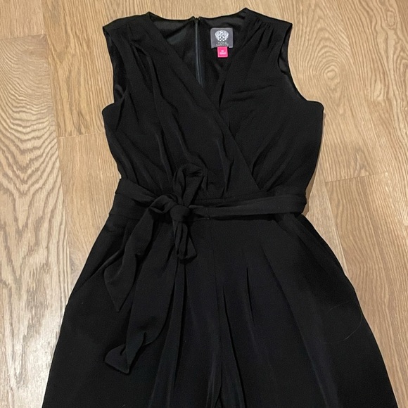 SOLD Vince Camuto Belted Crepe Jumpsuit/Pantsuit XS - Picture 5 of 7
